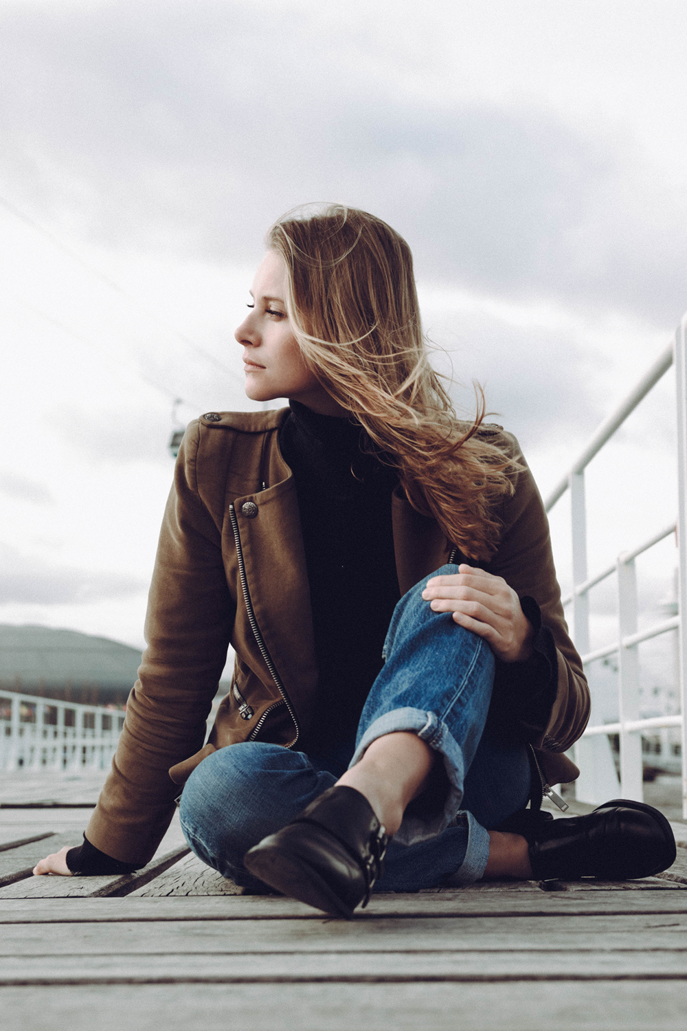 Pauline, french girl, lifestyle portrait photoshoot in lisbon 
