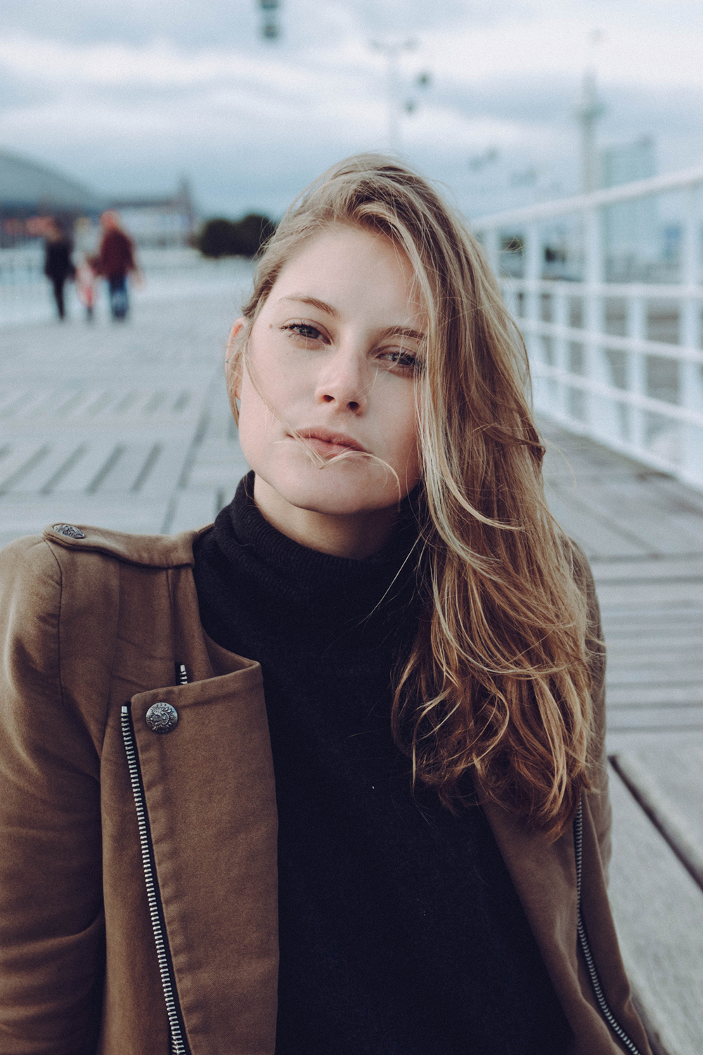 Pauline, french girl, lifestyle portrait photoshoot in lisbon 