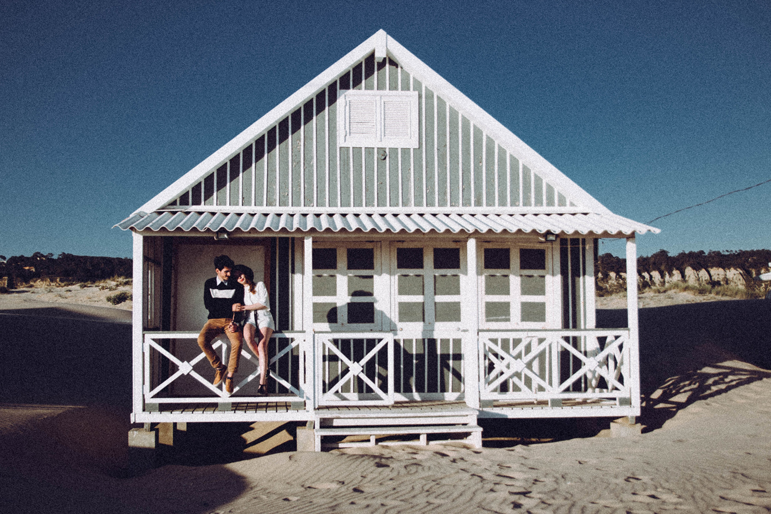 couple photoshoot, costa da caparica, portugal, vintage photo