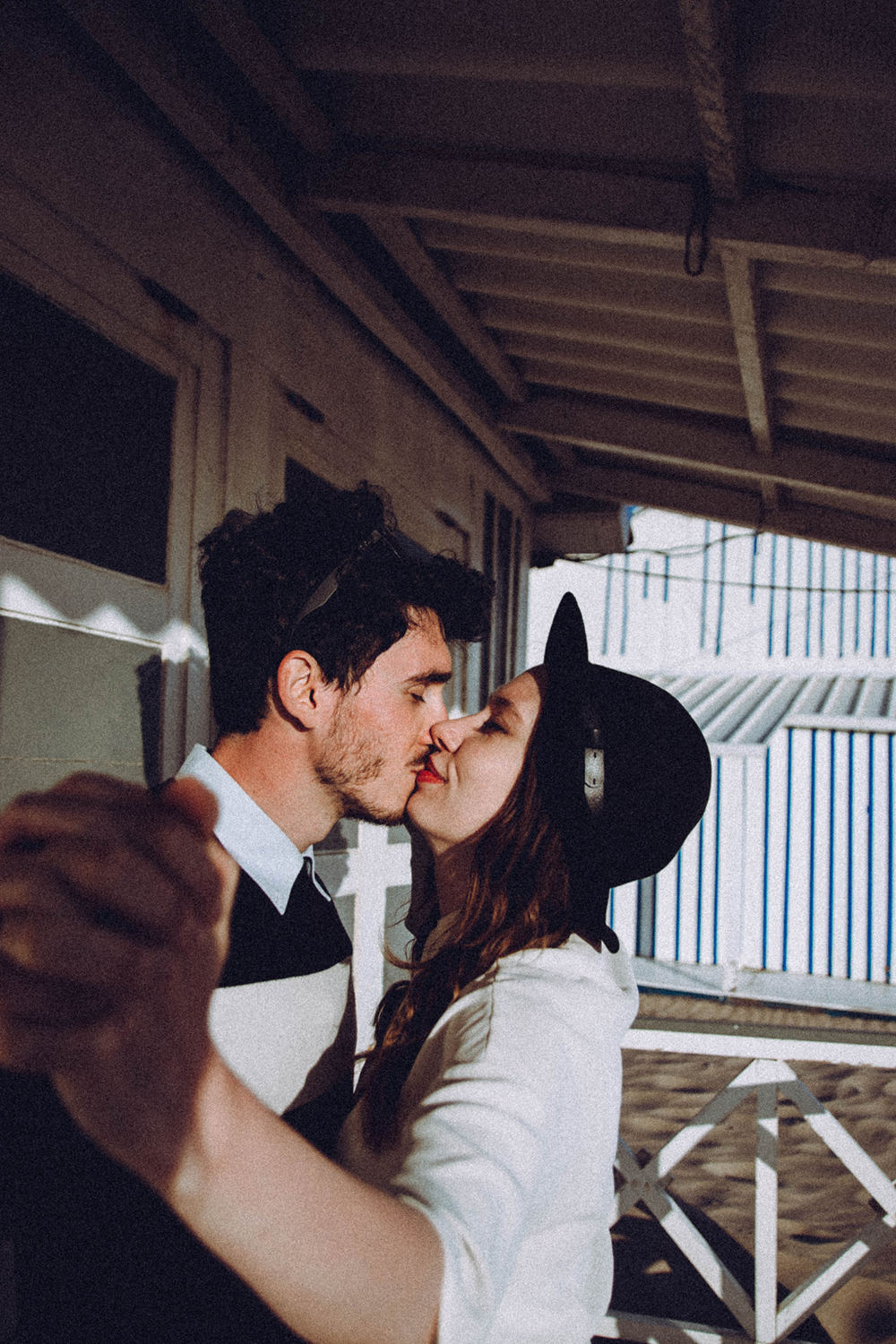 couple photoshoot, costa da caparica, portugal, vintage photo
